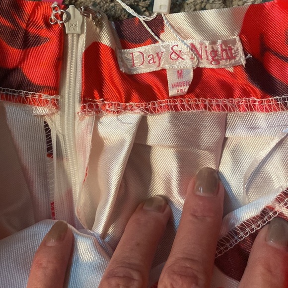 NWT Full Puffy Floral Skirt S/2-4 - Picture 4 of 4